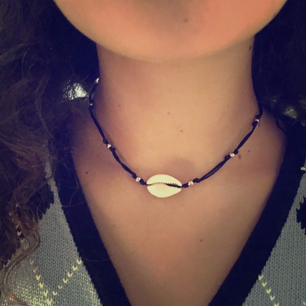 Shell necklace with adjustable lengths!